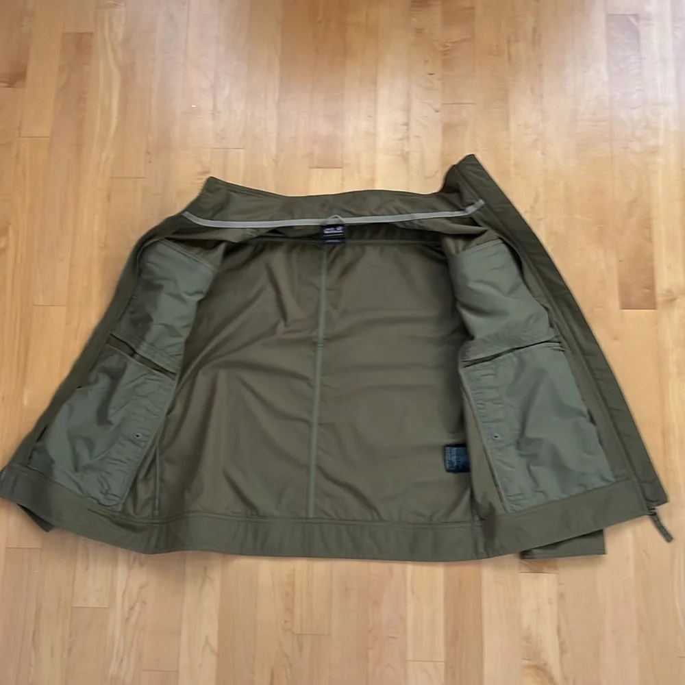 🫒Like New Olive Camio Jacket by Jack Wolfskin | Lightweight | NWOT Men’s Small